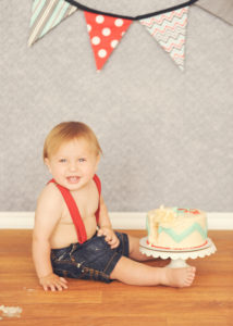 Best-Baby-Photographer-Culver-City-Studio-Portrait-Session-First-Birthday-Cake-Smash-Susie-Cakes