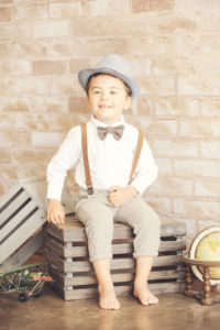 Traveler-Set-Brick-Background-Aviator-Styled-Boy-Kids-Portraits-Best-Studio-Santa-Monica