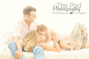 Cute-Snuggle-Mommy-Baby-Dad-Portrait-Photographer-Culver-City