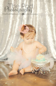 Best-First-Birthday-Cake-Smash-Photographer-Los-Angeles-SusieCakes-Teal-White-Silver-Pink-Looking-At-Cake