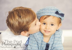 Big-Brother-Kissing-Little-Sister-Mar-Vista-Kids-Photographer
