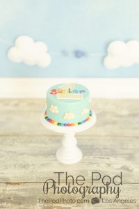 The-Pod-Photography-First-Birthday-Cake-Smash-Sessions-Partner-SusieCakes-SmashCake-Mini-Stand-Sky-Theme-Clouds-Rainbow-Party-Marina-Del-Rey