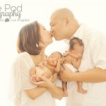 newborn-baby-twins-family-photo