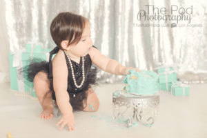 first-birthday-cake-smash-baby