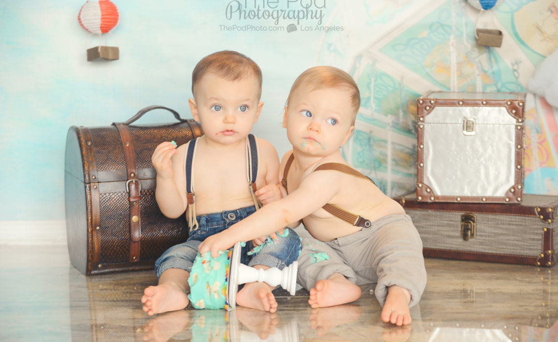 twins cake smash photoshoot — LEA COOPER PHOTOGRAPHY