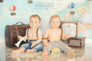 twin-baby-photos-one-year