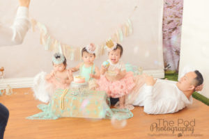 behind-the-scenes-cake-smash-triplets
