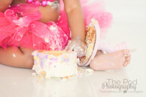 baby-toes-messy-cake