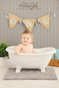 bathtime-for-baby-one-year-portraits