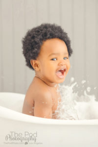 baby-splashing-in-mini-bathtub-hollywood-portrait-studio