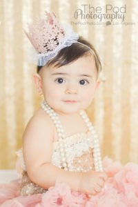 sweet-baby-girl-cake-smash-photoshoot