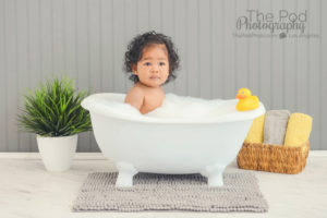 baby-in-bathtub-woodland-hills-portrait-studio