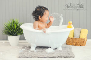 splash-in-tub-min-clawfoot-bathtub