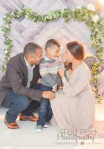 Candid-Family-Portrait-Photography-For-The-Holidays