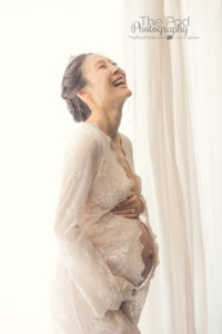 happy-pregnant-ladies