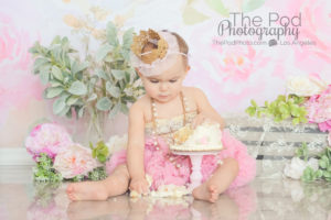 smashing-first-birthday-cake-in-tutu