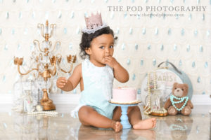 Beverly-Hills-Cake-Smash-Photography-Eating