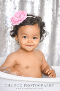 Cute-Beverly-Hills-Cake-Smash-Photography