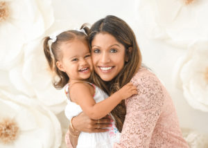 Holiday-Family-Photos-Mommy-And-Me-Santa-Monica (10)