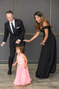 Candid-Holiday-Family-Photos (2)