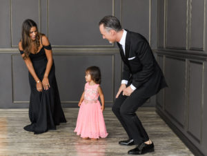 Fun-Holiday-Family-Photos-Santa-Monica (3)