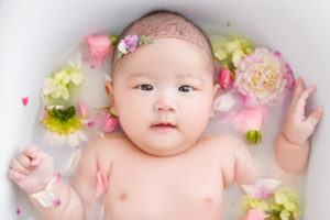 baby-milk-bath-photo-session