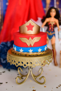 wonder woman cake smash