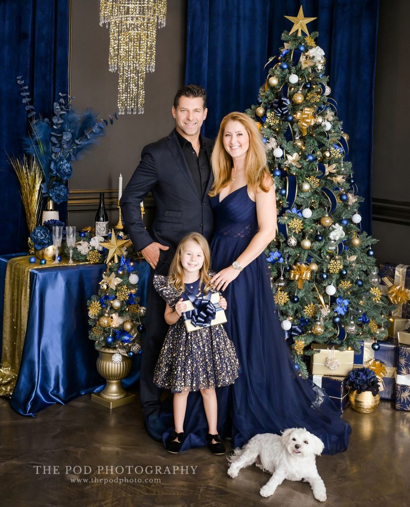 JCPenney Portraits - Professional Studio Photography  Family christmas  pictures, Christmas family photoshoot, Family holiday photos