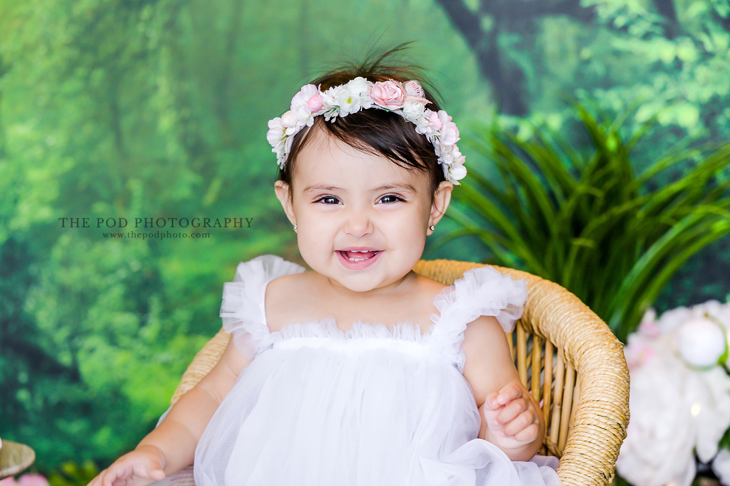 first-birthday-cake-smash-tea-party-los-angeles-based-photo-studio