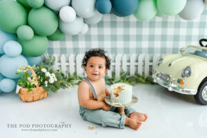 first-birthday-photoshoot-vintage-cake-smash-vintage-charm-car-culver-city