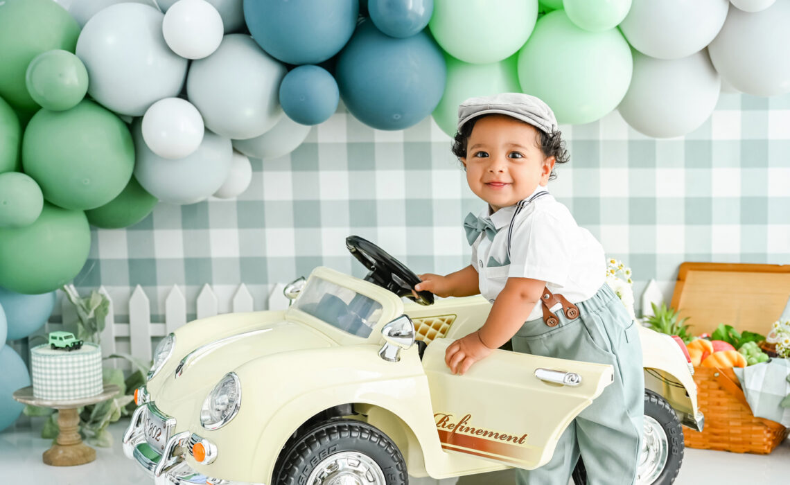 first-birthday-photoshoot-vintage-cake-smash-vintage-toy-car-culver-city