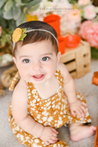 baby-girl-milestone-photography-7-months-sitting-up-santa-monica-orange-and-green