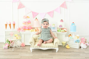 baby-milestone-photography-french-bakery-sitting-up