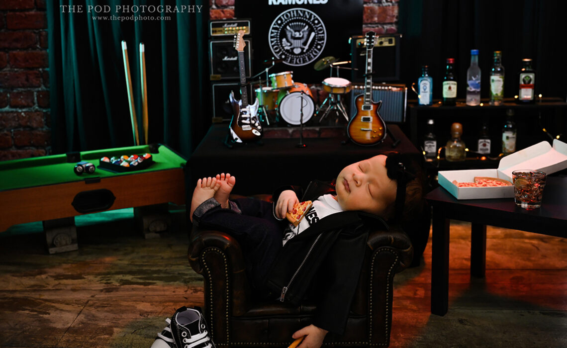 viral-newborn-photography-with-punk-theme