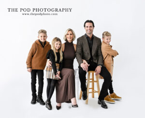 modern-family-portrait-stylish-los-angeles