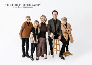 modern-family-portrait-stylish-los-angeles