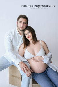 maternity-photoshoot-casual-denim-baby-bump-1