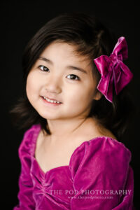 pasadena-girl-hot-pink-bow-closeup-family-photography