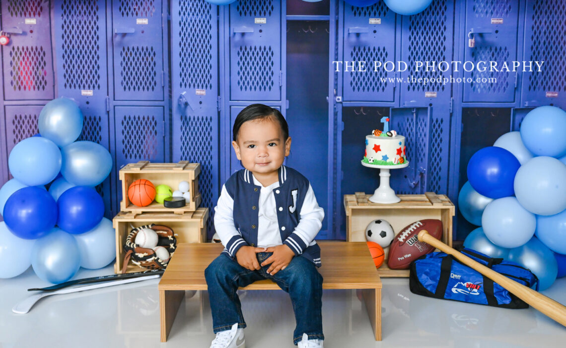 baby-smash-cake-closeup-sports-theme