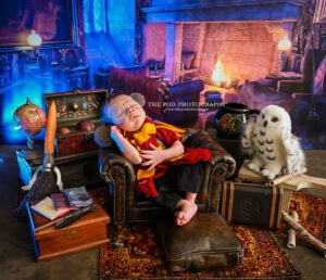 newborn-harry-potter-themed-photo-los-angeles-baby-gryffindor