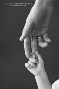 tiny-hands-mommy-and-me-the-pod-photography