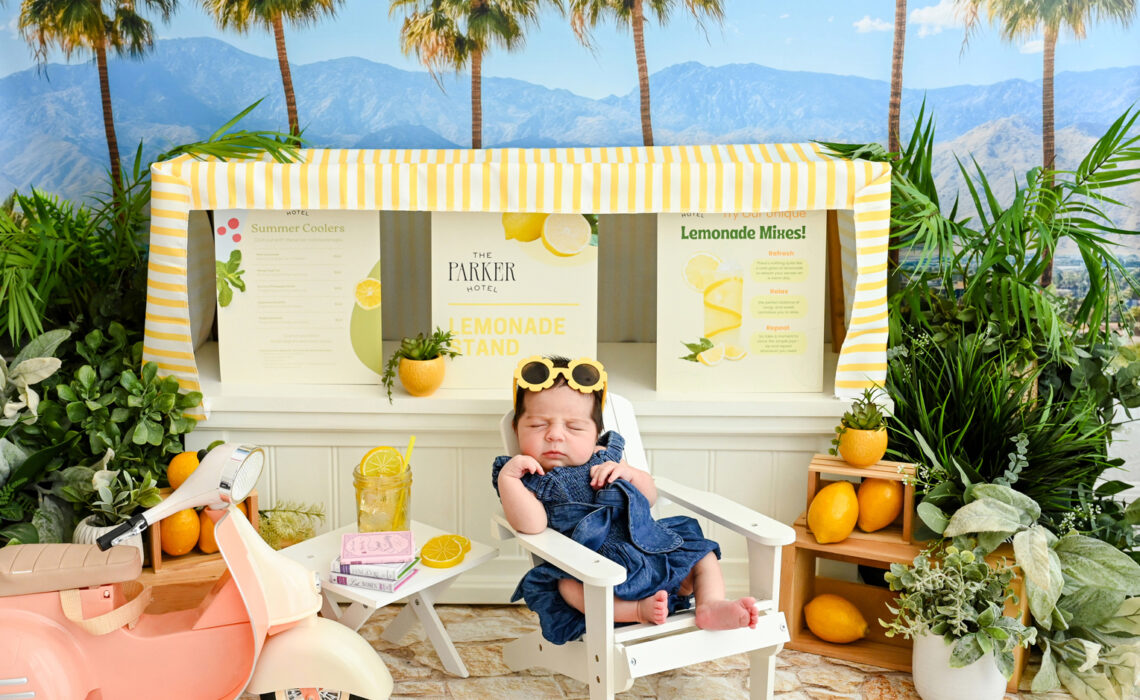 newborn-lemonade-stand-photo-the-pod-photography-torrance