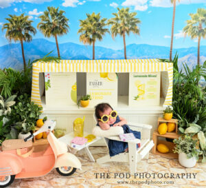 newborn-lemonade-stand-set-design-the-pod-photography