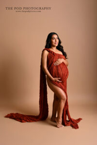 editorial-maternity-portrait-rust-drape-the-pod-photography