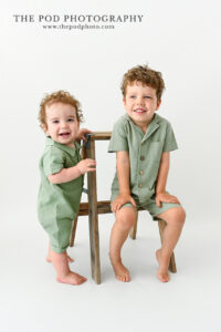 cutest-siblings-holiday-session